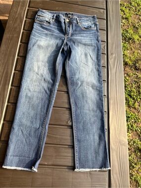 White House black market  Women’s Blue Washed Straight Jeans size 6